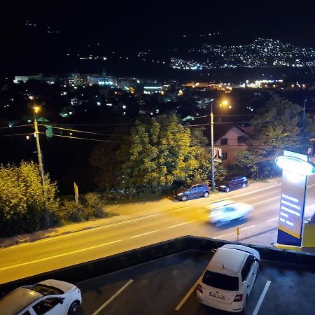 Sleep And Drive White Leilighet Sarajevo Eksteriør bilde